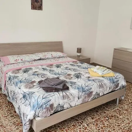 Isola Catalana Apartment